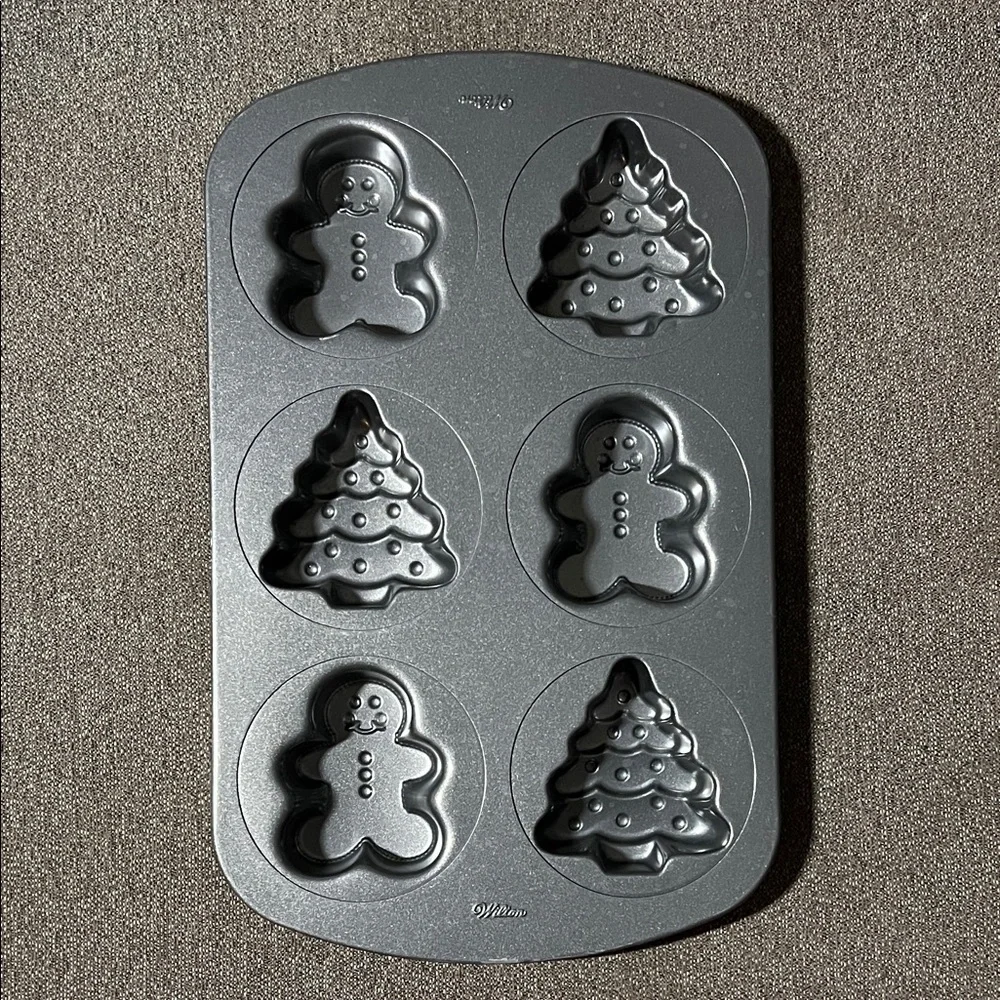 Wilton Christmas Tree Snowman Mini Cake Cupcake Pan